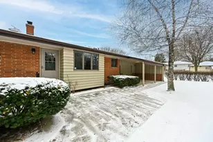 8720 W Ohio Ave, Milwaukee, WI 53227 - Photo 31