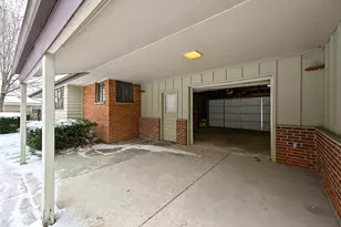 8720 W Ohio Ave, Milwaukee, WI 53227 - Photo 35