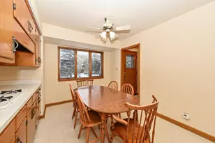 8720 W Ohio Ave, Milwaukee, WI 53227 - Photo 9