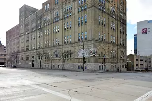 270 E Highland Ave, Milwaukee, WI 53202 - Photo 41