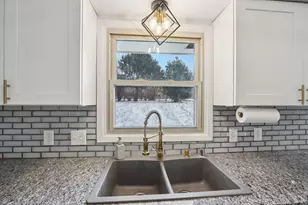 2117 Sunnyside Dr, Waukesha, WI 53186 - Photo 19