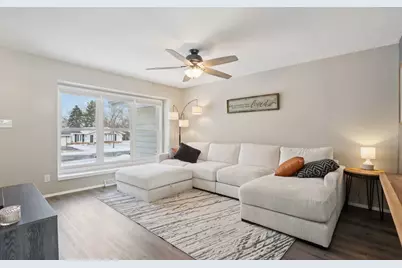 2117  Sunnyside Dr, Waukesha, WI 53186 - Photo 3