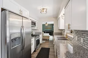 2117 Sunnyside Dr, Waukesha, WI 53186 - Photo 17