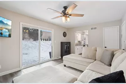 2117  Sunnyside Dr, Waukesha, WI 53186 - Photo 33