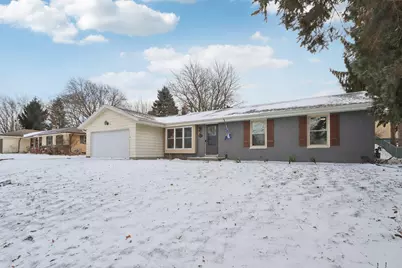 2117  Sunnyside Dr, Waukesha, WI 53186 - Photo 7