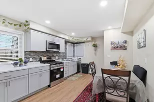 6326 W Bottsford Ave, Greenfield, WI 53220 - Photo 5