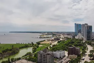 1313 N Franklin Pl, Milwaukee, WI 53202 - Photo 39