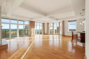 1313 N Franklin Pl, Milwaukee, WI 53202 - Photo 7