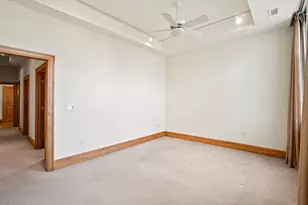 1313 N Franklin Pl, Milwaukee, WI 53202 - Photo 21