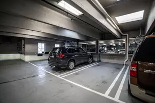 1313 N Franklin Pl, Milwaukee, WI 53202 - Photo 35