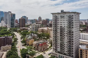 1313 N Franklin Pl, Milwaukee, WI 53202 - Photo 37