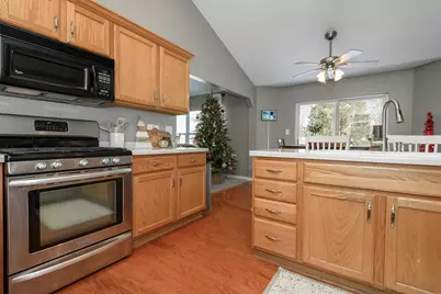 W181N8912  Melanie Ln, Menomonee Falls, WI 53051 - Photo 11