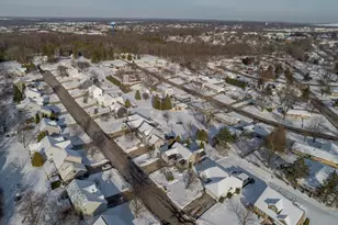 W181N8912 Melanie Ln, Menomonee Falls, WI 53051 - Photo 29