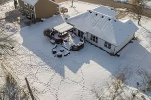 W181N8912 Melanie Ln, Menomonee Falls, WI 53051 - Photo 25