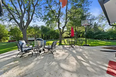 15935  Hill Ct, Brookfield, WI 53005 - Photo 37