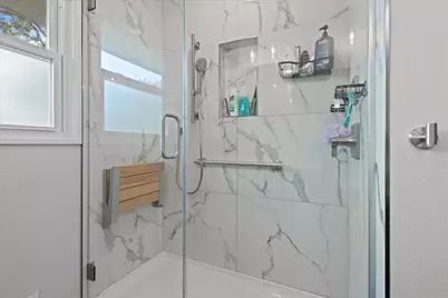 15935  Hill Ct, Brookfield, WI 53005 - Photo 25