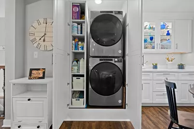 15935  Hill Ct, Brookfield, WI 53005 - Photo 11