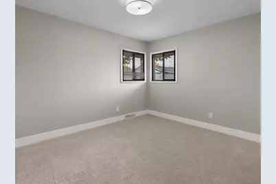 1215 S 91st St, West Allis, WI 53214 - Photo 19