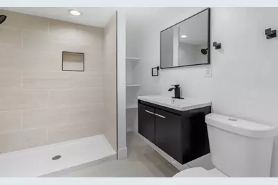 1215 S 91st St, West Allis, WI 53214 - Photo 23