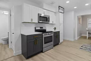 1215 S 91st St, West Allis, WI 53214 - Photo 5