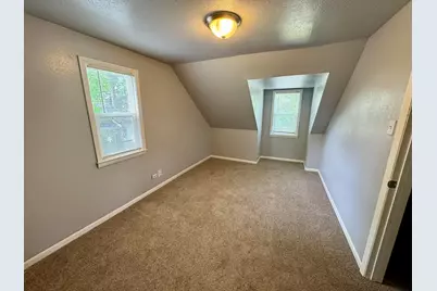3223 W Fairmount Ave, Milwaukee, WI 53209 - Photo 3