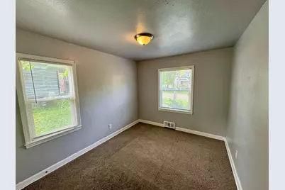 3223 W Fairmount Ave, Milwaukee, WI 53209 - Photo 5