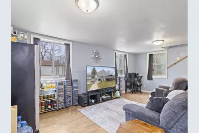 3923 S 41st St, Greenfield, WI 53221 - Photo 7