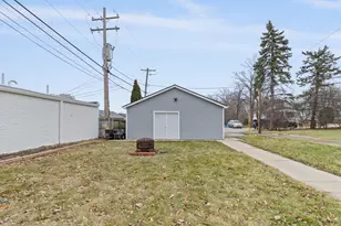 3923 S 41st St, Greenfield, WI 53221 - Photo 25