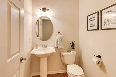 9244  Auburn Ct, Racine, WI 53406 - Photo 7