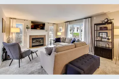 9244  Auburn Ct, Racine, WI 53406 - Photo 3