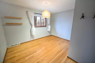 6535 N Braeburn Ln, Glendale, WI 53209 - Photo 15