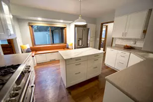 6535 N Braeburn Ln, Glendale, WI 53209 - Photo 7