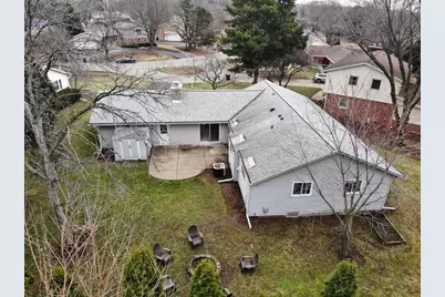 6535 N Braeburn Ln, Glendale, WI 53209 - Photo 27