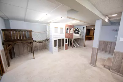 6535 N Braeburn Ln, Glendale, WI 53209 - Photo 17