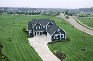 W274N6937 Pintail Ct, Lisbon, WI 53089 - Photo 3