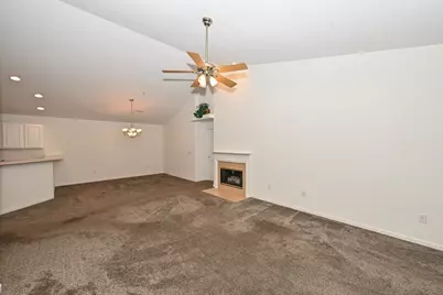 10258 W Deerwood Ln, Franklin, WI 53132 - Photo 19