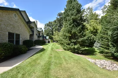10258 W Deerwood Ln, Franklin, WI 53132 - Photo 5