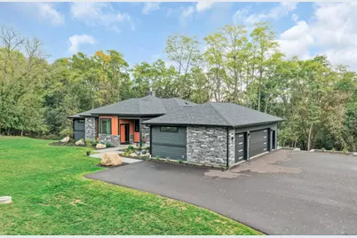 815 N English Settlement Ave, Racine, WI 53105 - Photo 11