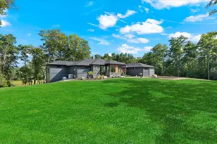 815 N English Settlement Ave, Racine, WI 53105 - Photo 15