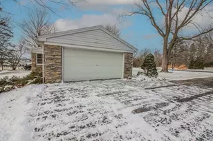 N89W13809 Bonnie Ln, Menomonee Falls, WI 53051 - Photo 51