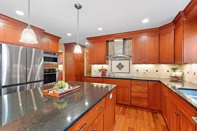 W140N5331  St. Andrews Cir, Menomonee Falls, WI 53051 - Photo 5