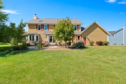 W140N5331  St. Andrews Cir, Menomonee Falls, WI 53051 - Photo 3