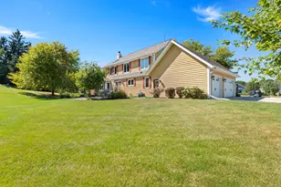 W140N5331 St Andrews Cir, Menomonee Falls, WI 53051 - Photo 49