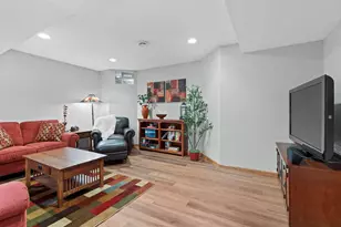 W140N5331 St Andrews Cir, Menomonee Falls, WI 53051 - Photo 37