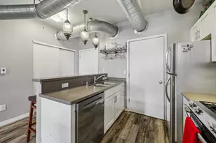 1541 N Jefferson St, Milwaukee, WI 53202 - Photo 11