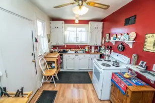 824 Park Ave, West Bend, WI 53090 - Photo 5