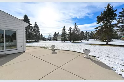 133 E Beechwood Dr, Mequon, WI 53092 - Photo 21