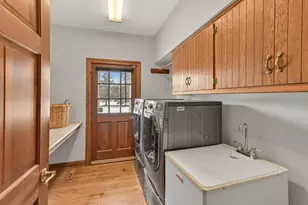 133 E Beechwood Dr, Mequon, WI 53092 - Photo 13