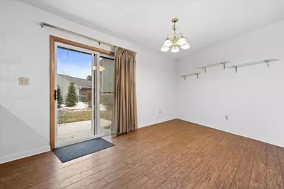 15629 W Ridge Rd, New Berlin, WI 53151 - Photo 7