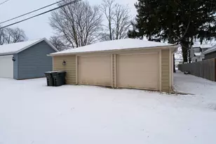 1119 Pleasant St, Lake Geneva, WI 53147 - Photo 13